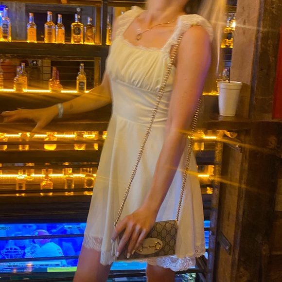 White mini dress lace detail reformation style - Picture 2 of 9